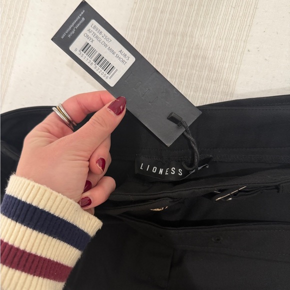 Lioness afterglow mini short - Picture 3 of 3